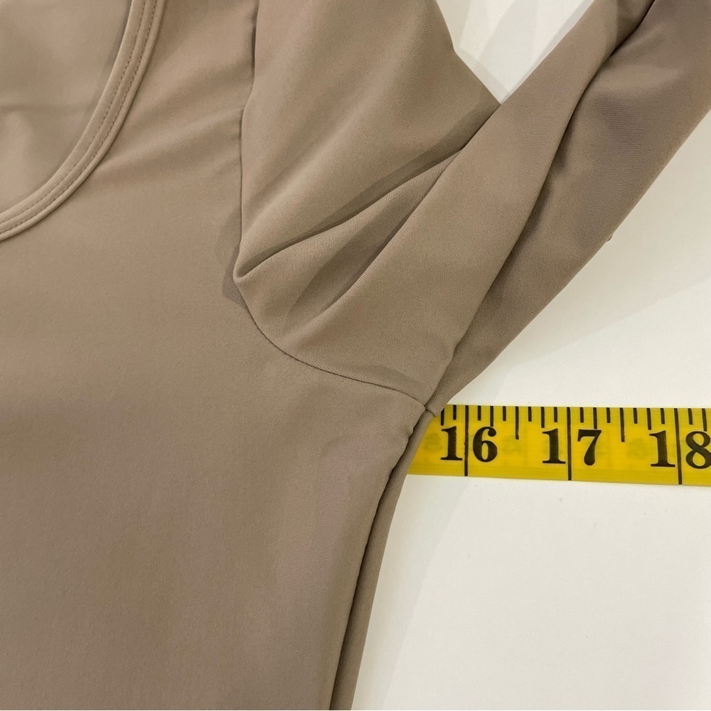 Sundays Tan Stretch Long Sleeve Top Square Neck Fitted Minimalist Neutral Size M - Picture 10 of 12